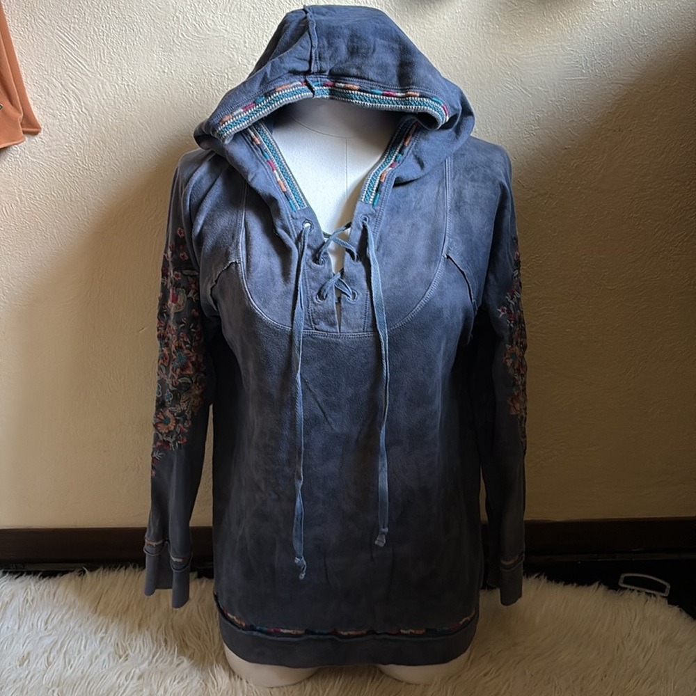 Embroidered Sundance Hoodie - Picture 8 of 8